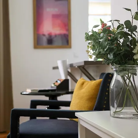4 Personen Altbau Nahe Kurfuerstendamm - Othello Апартаменты