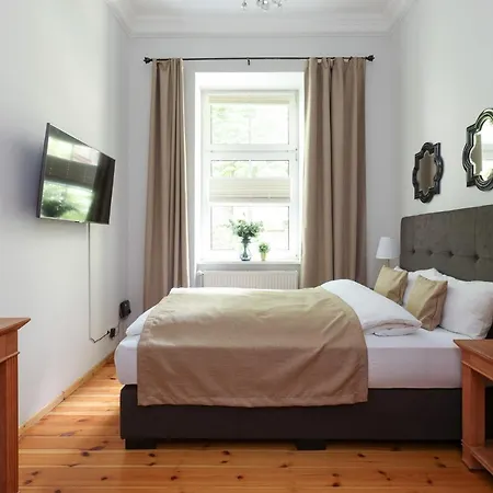 4 Personen Altbau Nahe Kurfuerstendamm - Othello * Berlijn