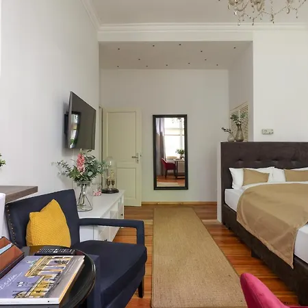 4 Personen Altbau Nahe Kurfuerstendamm - Othello